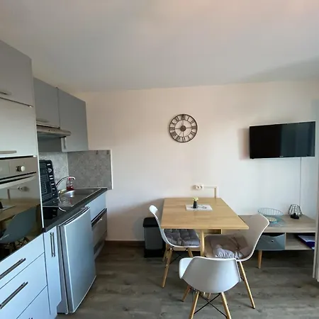 Appartement T2 Avec Terrasse Proche Des Thermes Du Connetable, Wi-fi, Lave-vaisselle *