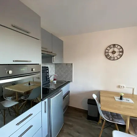 T2 Avec Terrasse Proche Des Thermes Du Connetable, Wi-fi, Lave-vaisselle Appartement La Roche-Posay